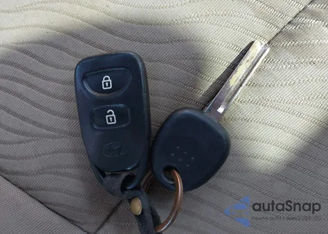 2013 Hyundai Accent Gls from USA, damaged, VIN KMHCU4AE2DU380875